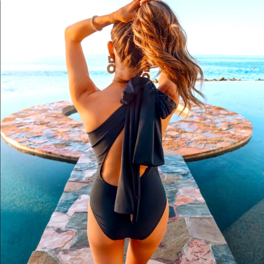 Pink Lily Caitlin Covington Capri One Shoulder